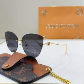 Picture of Louis Vuitton Sunglasses _SKUfw75015608fw